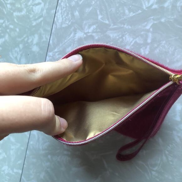 Ipsy December 2016 Red Faux Hair Zipper Make-Up Cosmetic Wristlet Travel Bag - Picture 5 of 5